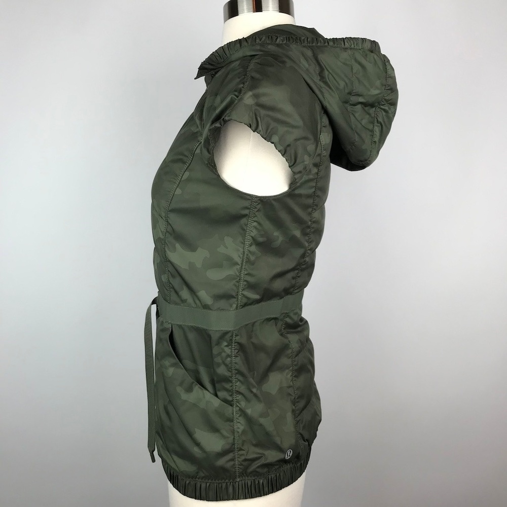 Lululemon Spring Fling Green Camo Puffy Hood Vest